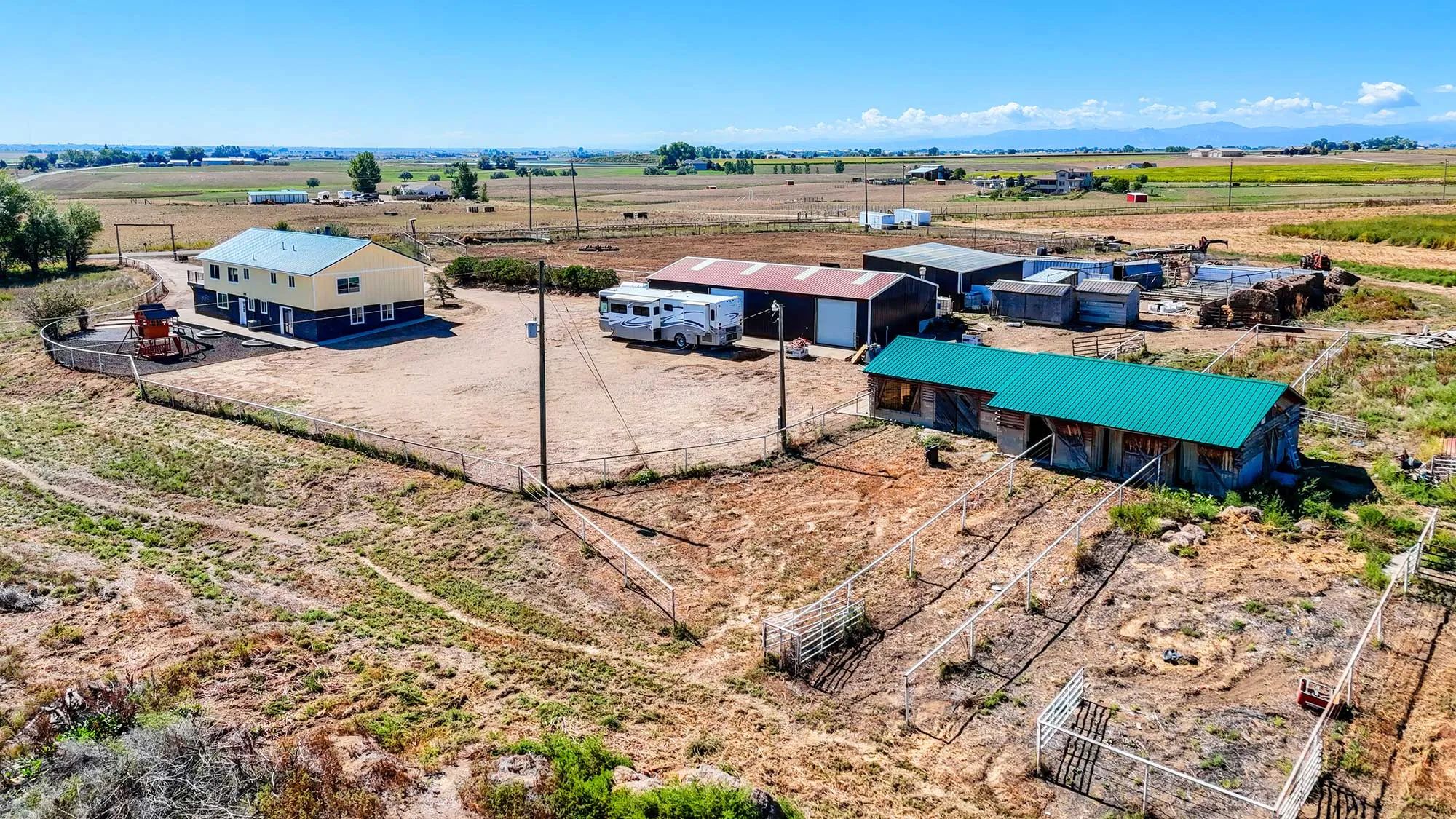 Sam's Ranch, primary view