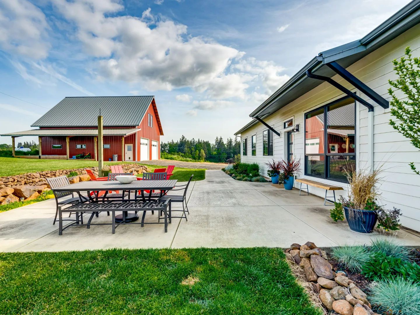 Landmark Farm Property Minutes From Salem, view 3