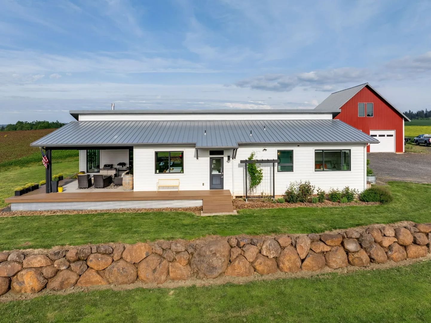 Landmark Farm Property Minutes From Salem, primary view