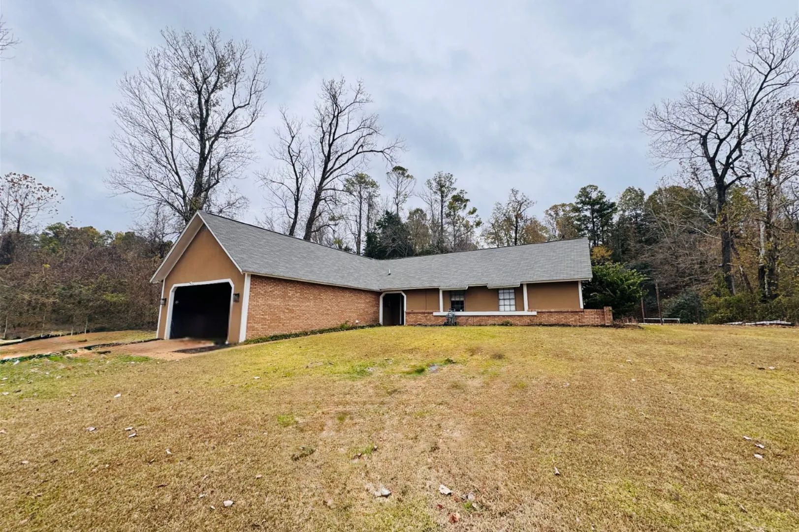 1724 Moonmist Drive, Yazoo City, Mississippi 39194